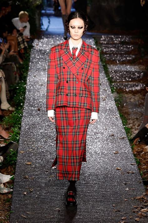 gonna corta scozzese burberry|Come abbinare le gonne scozzesi: 6 outfit dalle sfilate .